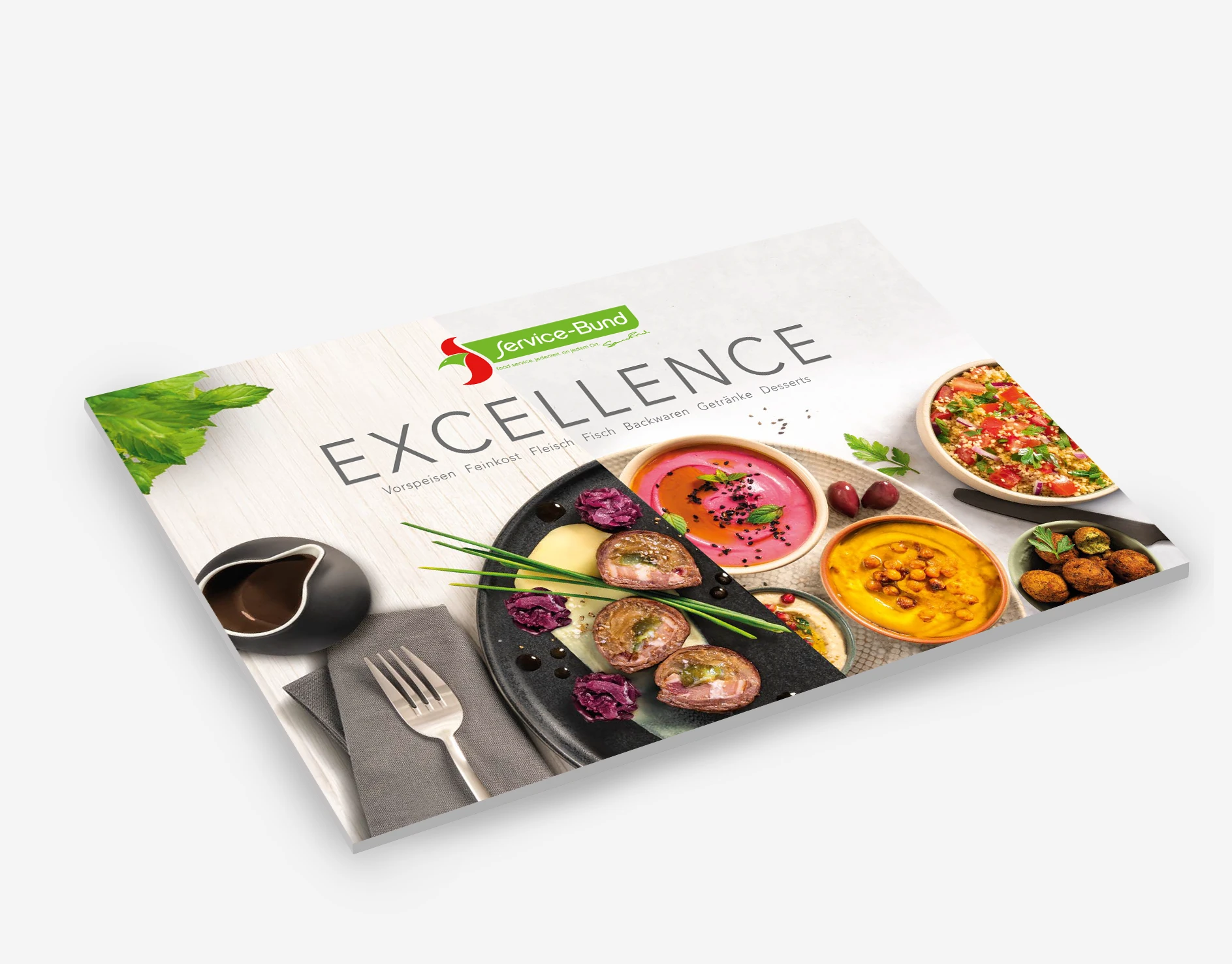 Klassiker und Trendprodukte, Neues und Außergewöhnliches und stets Artikel, die eine Geschichte zu erzählen haben: Mit dem neuen Excellence-Folder 2025/2026 präsentiert der Service-Bund wieder ein ausgewähltes Sortiment von Produkten, die mit viel Engagement und hohem handwerklichen Können hergestellt werden. Klassiker und Trendprodukte, Neues und Außergewöhnliches und stets Artikel, die eine Geschichte zu erzählen haben: Mit dem neuen Excellence-Folder 2025/2026 präsentiert der Service-Bund wieder ein ausgewähltes Sortiment von Produkten, die mit viel Engagement und hohem handwerklichen Können hergestellt werden.
